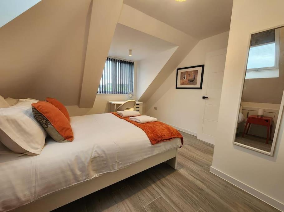 Paradigm Court, Modern 1-bedroom Apartment, Apartment