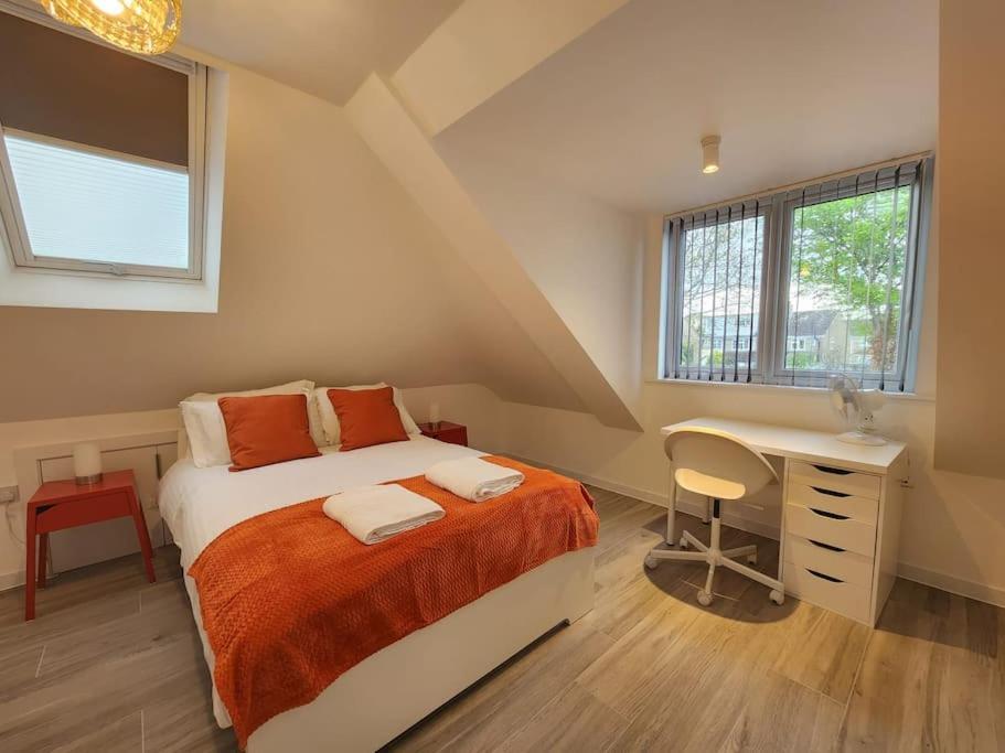 Paradigm Court, Modern 1-bedroom Apartment, *