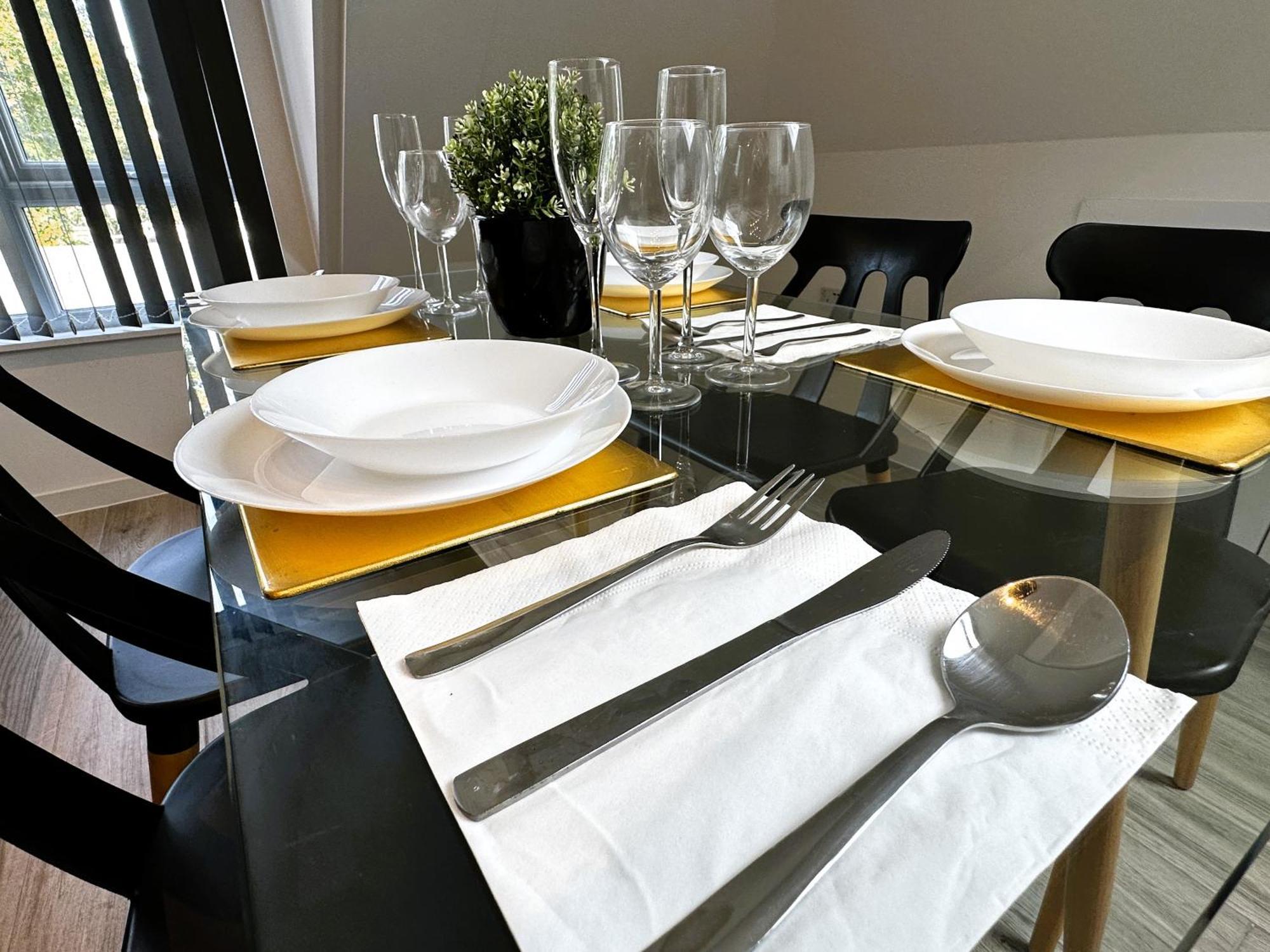 Paradigm Court, Modern 1-bedroom Apartment, *